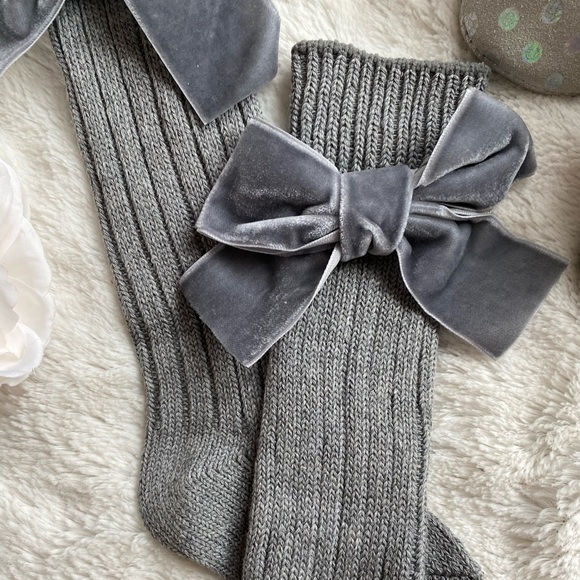 ✨SOLD✨Baby Girl Knee High Socks With Bow 🎀 - Picture 3 of 6
